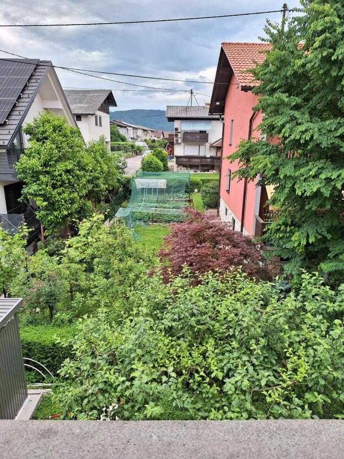 Guesthouse Flower Ljubljana Eksteriør billede