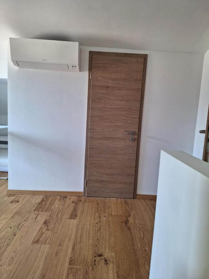 Guesthouse Flower Ljubljana Eksteriør billede