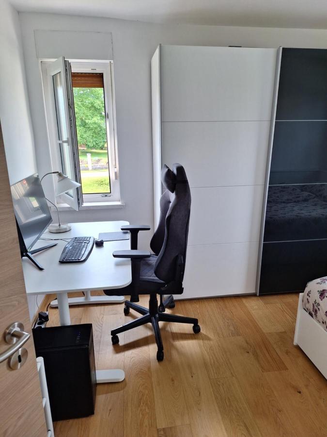 Guesthouse Flower Ljubljana Eksteriør billede